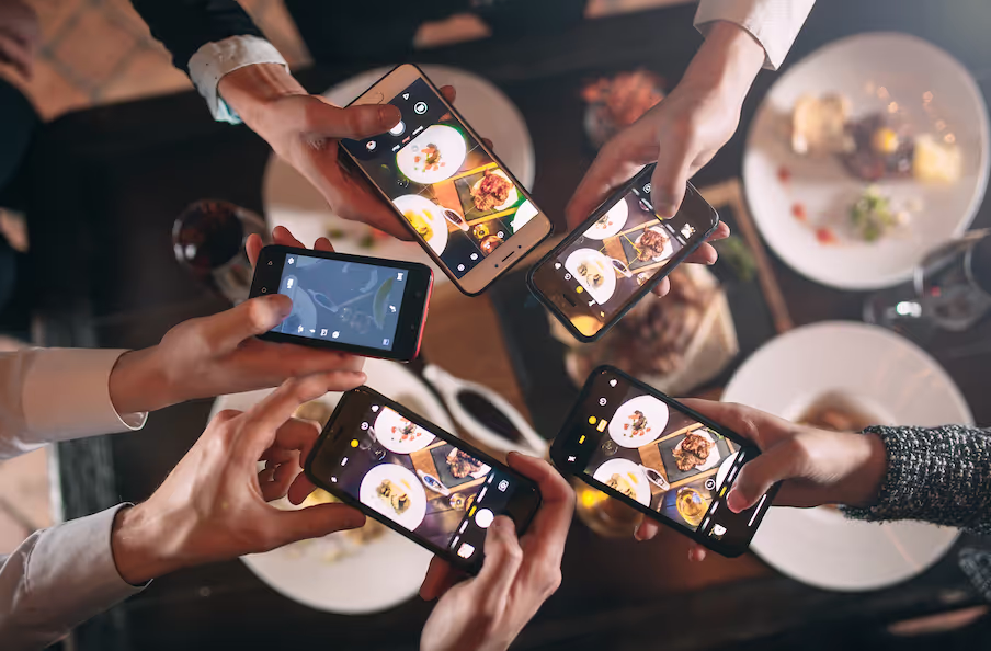 Multimedia insight collection on phone